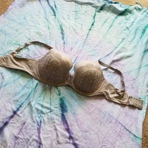 Victoria secret body by Victoria lined demi 38DD